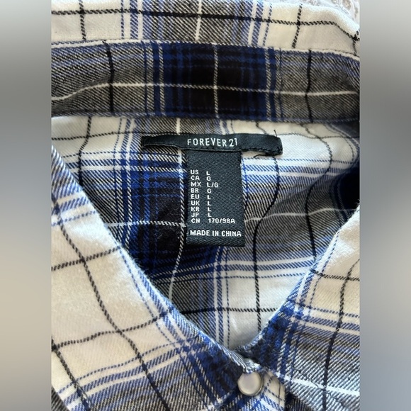 Forever 21 blue plaid button up - Picture 4 of 6